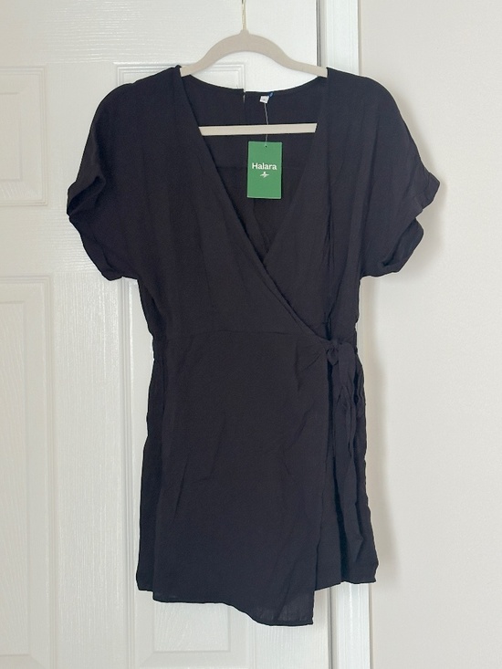 HALARA Pants - Brand New Halara Short Sleeve Wrap Romper Black Size Small Viscose Summer
